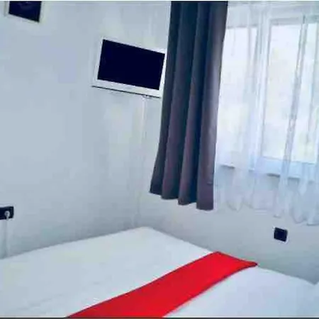 Mila アパート マカルスカ